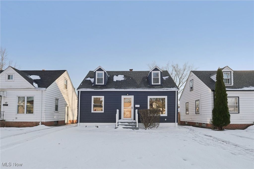 Photo of 21316 Watson Road, Maple Heights, OH 44137 (MLS # 5178903)