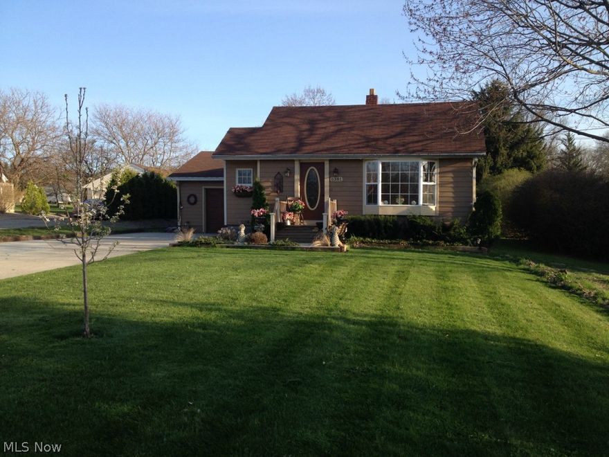 Utterly Charming! 2-3 Bedroom Hide-A-Way! Move in condition, Beautiful back porch, gorgeous lot.  Exquisite decor throughout this one of a kind home! Updated with many extra features. Walk through French doors to your lovely deck from the master bedroom.  Huge living room, beautifully appointed dining room with custom made blinds.  All window treatments stay and all appliances, which are new. The kitchen inspires the cook...cherry cabinets with custom glaze with soft close dove tail doors, beautiful laminate floors and granite sink wrapped in maple.  Family room in lower level, fireplace, built in oven.  Third bedroom in lower level  with built-in book shelves.  This charming room could also be an office.  Extra Large bathroom with travertine tile.  BE SURE TO SEE VIRTUAL TOUR FOR MORE PICTURES!  HOME WARRANTY










 Porch & Deck! You'll Fall in Love!