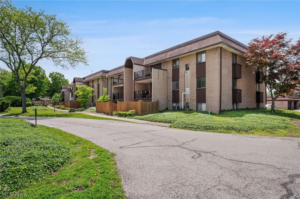 Photo of 9956 Johnnycake Ridge Road #N7, Concord Township, OH 44077 (MLS # 5213645)