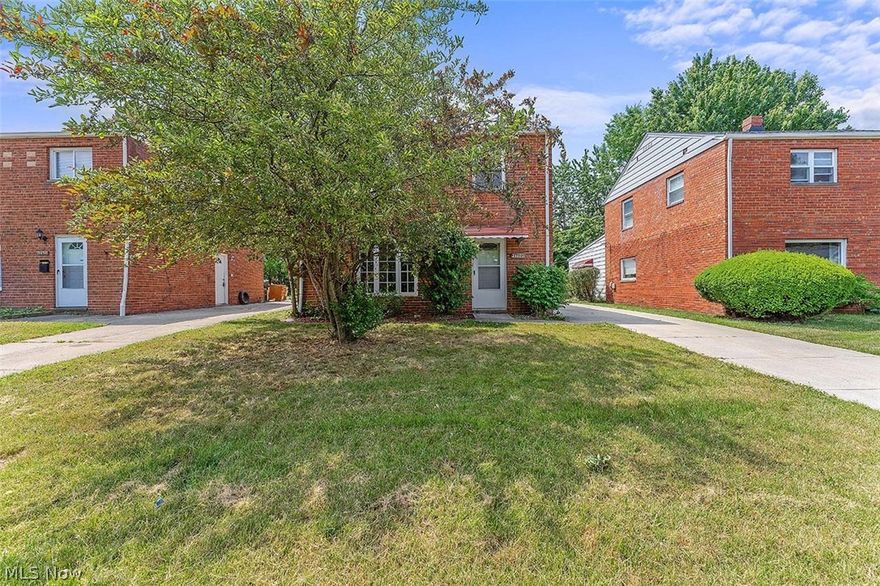 21100 Morris Ave, Euclid - 3 bed, 1 bath single family home! //

$1,100 rent/ $1,100 deposit //
$49 application fee per adult //
NO SMOKING //
1 time $129 non-refundable set up fee paid at lease signing //

All applicants are required to fill out a PetScreening app, found on our website directly on the application before being processed. Even if you have NO pets - this app must be filled out. One-time, non-refundable pet fee of $200-300 per animal applies to all pets & must be paid prior to or when you pay your first month rent. (No fee for qualified assistance animals). //

Our app is processed through secure site: Findigs, and they require ID & income verification. W/O this, your app will not be processed. They offer 24/7 chat support on their application directly for any questions. //

3 bed,1 bath brick home is sure to please! Living room has a large picture window allowing for natural light to flow through! A fridge, stove, & dishwasher come w this incredibly unique kit