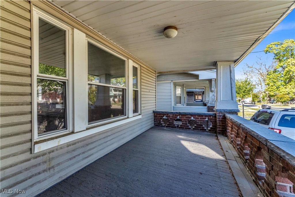 Photo of 414 E 147th Street #DN, Cleveland, OH 44110 (MLS # 5164989)