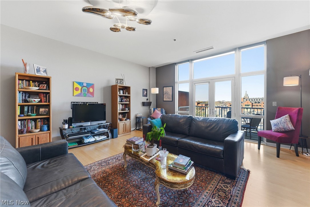 1951 W 26th Street 514