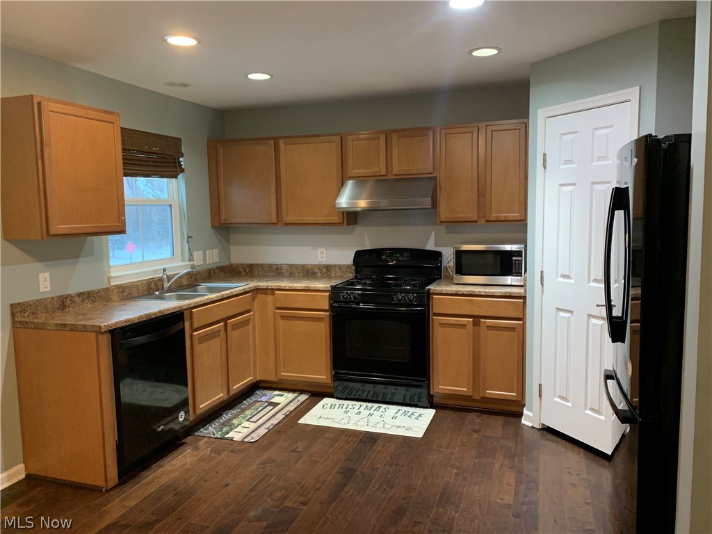 Hidden Lakes PUD Ph 01 - Residential Lease