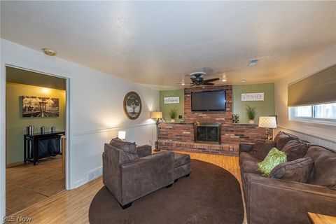 Tiny photo for 423 E Decker Drive, Seven Hills, OH 44131 (MLS # 5189218)