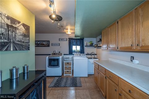 Tiny photo for 423 E Decker Drive, Seven Hills, OH 44131 (MLS # 5189218)