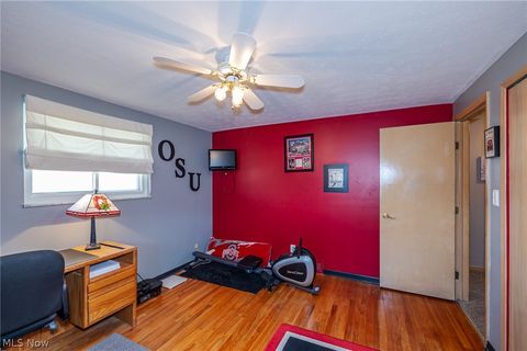 Tiny photo for 423 E Decker Drive, Seven Hills, OH 44131 (MLS # 5189218)