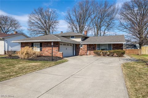 423 E Decker Drive Seven Hills OH 44131