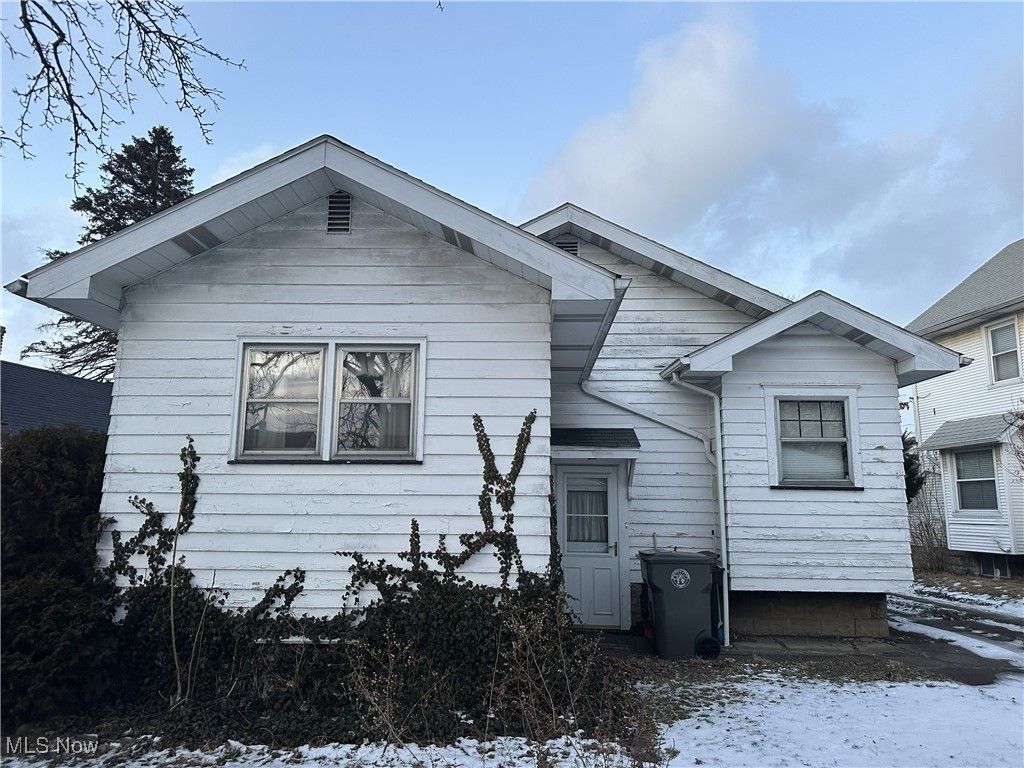 Photo of 2692 Taft Avenue, Youngstown, OH 44502 (MLS # 5183987)