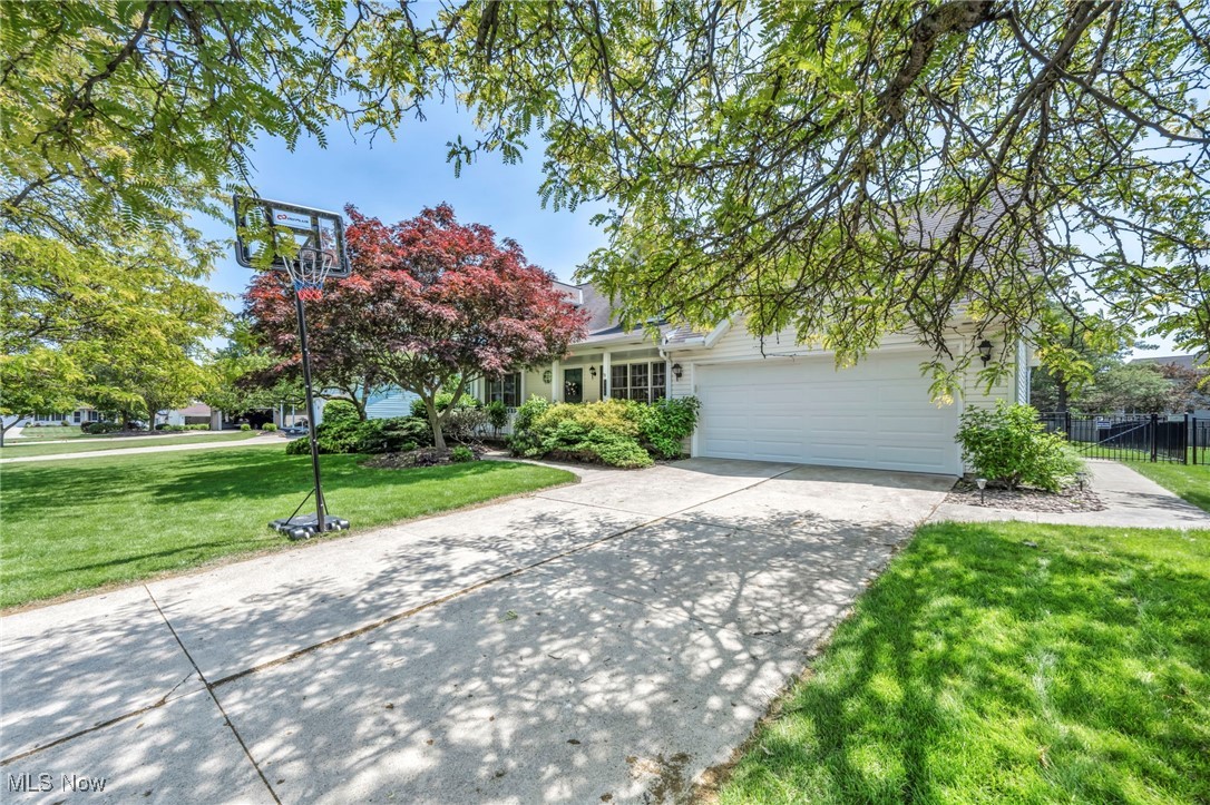 5166 Sassafras Drive, Medina, Ohio image 3