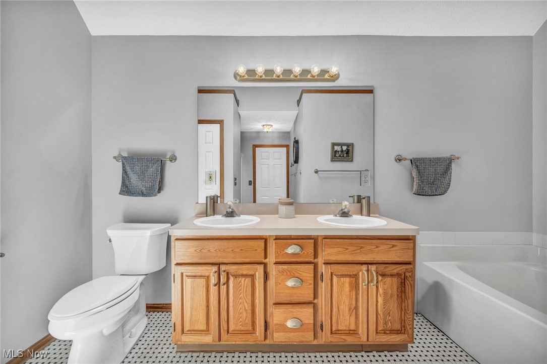 5166 Sassafras Drive, Medina, Ohio image 15