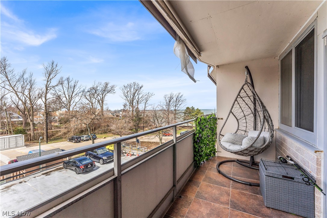 Carlyle Condo - Residential