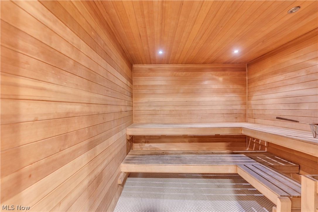 Carlyle Condo - Residential