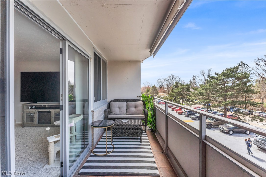 Carlyle Condo - Residential