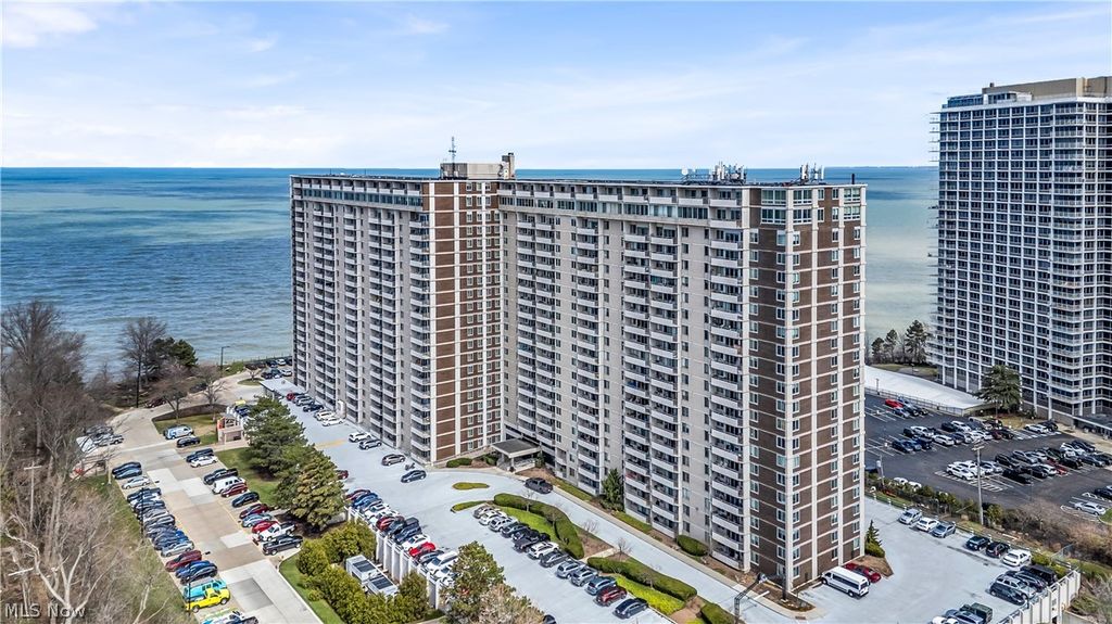 Photo of 12900 Lake Avenue #320, Lakewood, OH 44107 (MLS # 5196621)