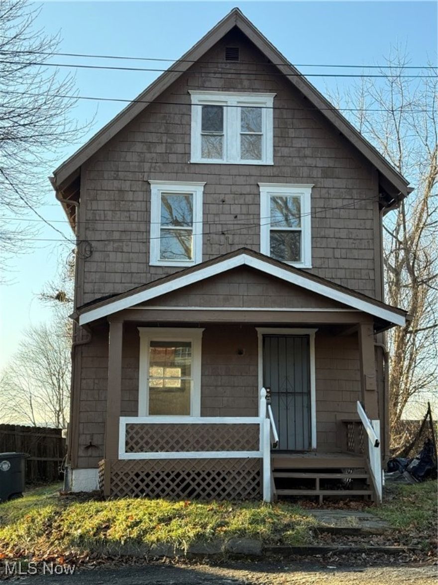 HOUSE FOR RENT IN AKRON
$1050 month
$1050 security deposit
2 bedrooms
1 bathroom
Tenant pays all utilities
Call or text to see today!
A pet at owners discretion for non refundable pet deposit and pet rent
We expect income to be at least 2x rent, no credit check, we do criminal and eviction backgrounds state and national. 
We abide by all state and national guidelines