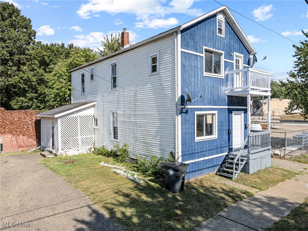 Are you looking for a vacant duplex in Akron CSD to add to your portfolio? This is the one to look at! Property has been updated and is rent ready! Schedule a showing today!
