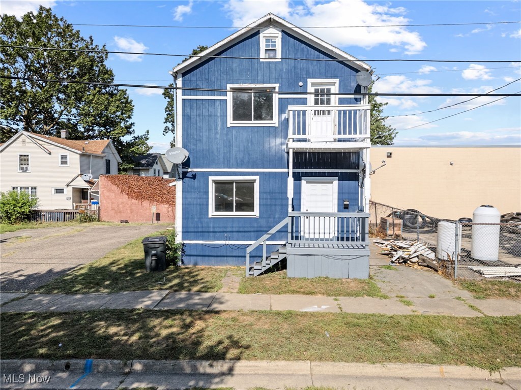 Are you looking for a vacant duplex in Akron CSD to add to your portfolio? This is the one to look at! Property has been updated and is rent ready! Schedule a showing today!