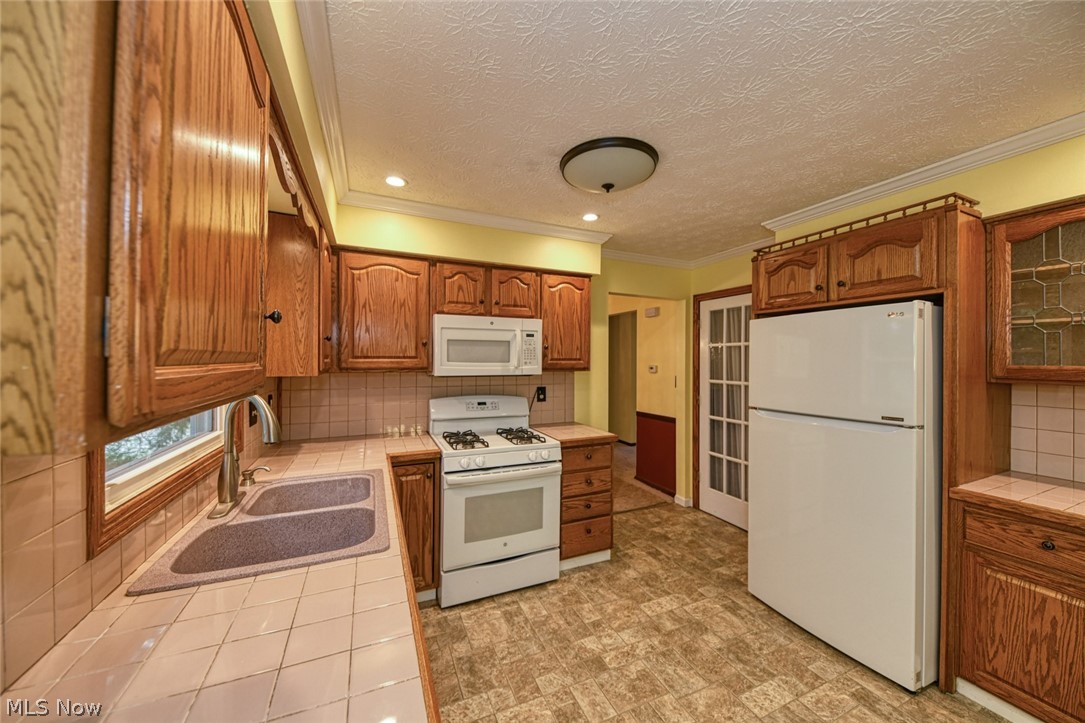 Back View Estate #2 - Residential