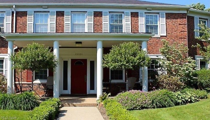 Terrific, light-filled 2 bedroom. Great building and location. 2nd floor unit is one of the largest. Recently renovated kitchen has granite counters. 1 indoor parking spot, a private storage unit, shared laundry and visitor parking. Plus it is near shopping, John Carroll and restaurants. Come see this fantastic property today. It will not last.