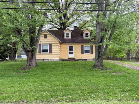 Homes For Sale - 8060 Paulin Drive<br/> Youngstown, OH 44514