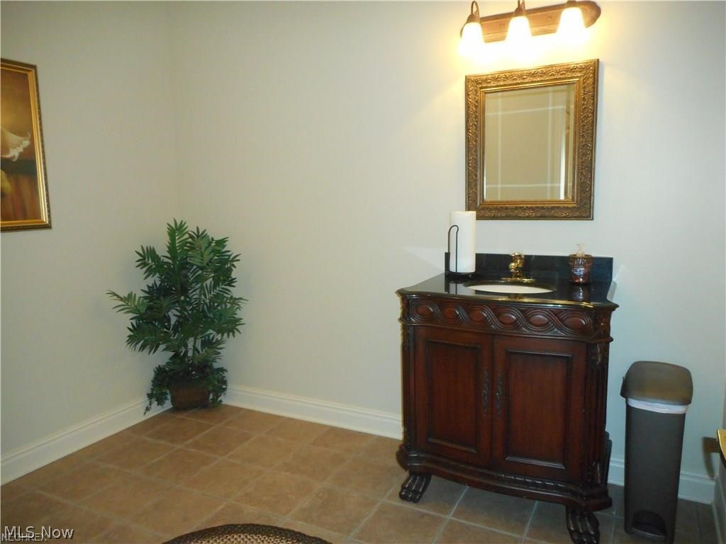 Nora Glen Condo - Residential