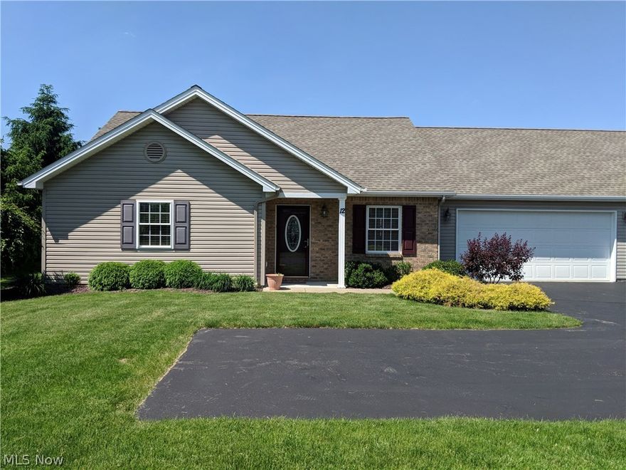 FEEL LIKE YOU ARE ACTUALLY INSIDE THIS HOME! WALKTHROUGH THE 3D VIRTUAL TOUR OF THIS PROPERTY BY CLICKING THE LINK!
 Features include spacious Great Room w/vaulted ceiling, large eat-in kitchen w/new granite counters, kitchen appliances,  pantry & breakfast bar. There is a large master suite w/walk in closet, additional BR, full bath, first-floor laundry, two car attached garage with storage and a wonderful 4 season sunroom. The entire condo is painted in neutral colors. Move in condition! HOA includes clubhouse w/ in ground pool, exercise room, and lounge area. Won't last! Call for private showing. Home Warranty offered!