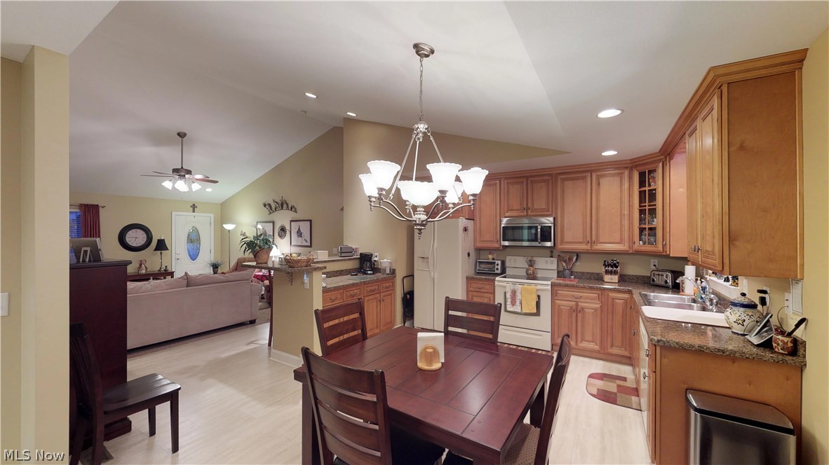 Nora Glen Condo - Residential