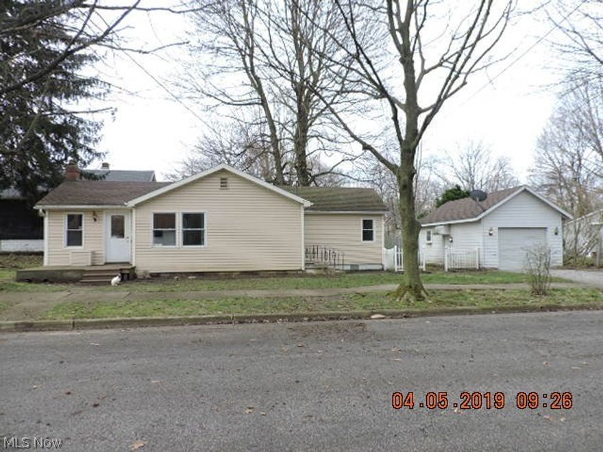 This is a 'cute' vinyl ranch with updated windows, a modern dine-in kitchen and a modern bath.  The roof looks pretty good too! Per the 2004 listing, the roof, kitchen, furnace, central air, vinyl flooring, windows, and doors were all NEW.  It needs a little fixing but not much!  And even without fencing, it's a very private lot!  NO THROUGH TRAFFIC!  Buyer must pay the $150 listing agency management fee.  Call for your private showing!