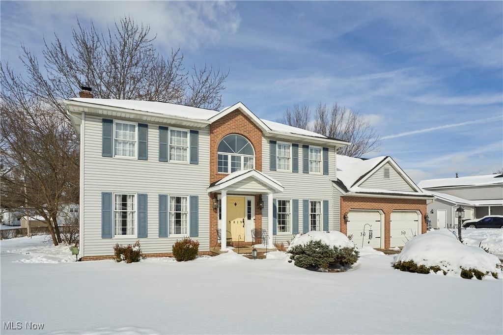 Photo of 5819 Linder Circle NE, Canton, OH 44721 (MLS # 5184649)