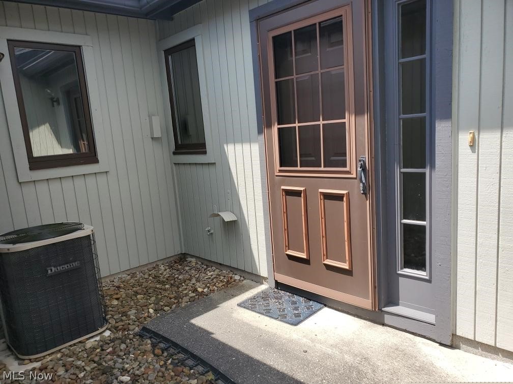 Pinewood Court Condos - Residential