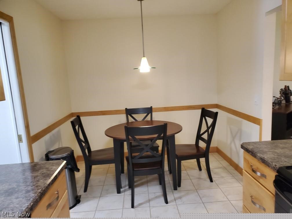 Pinewood Court Condos - Residential