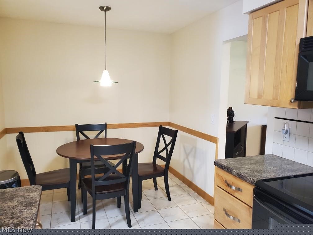 Pinewood Court Condos - Residential