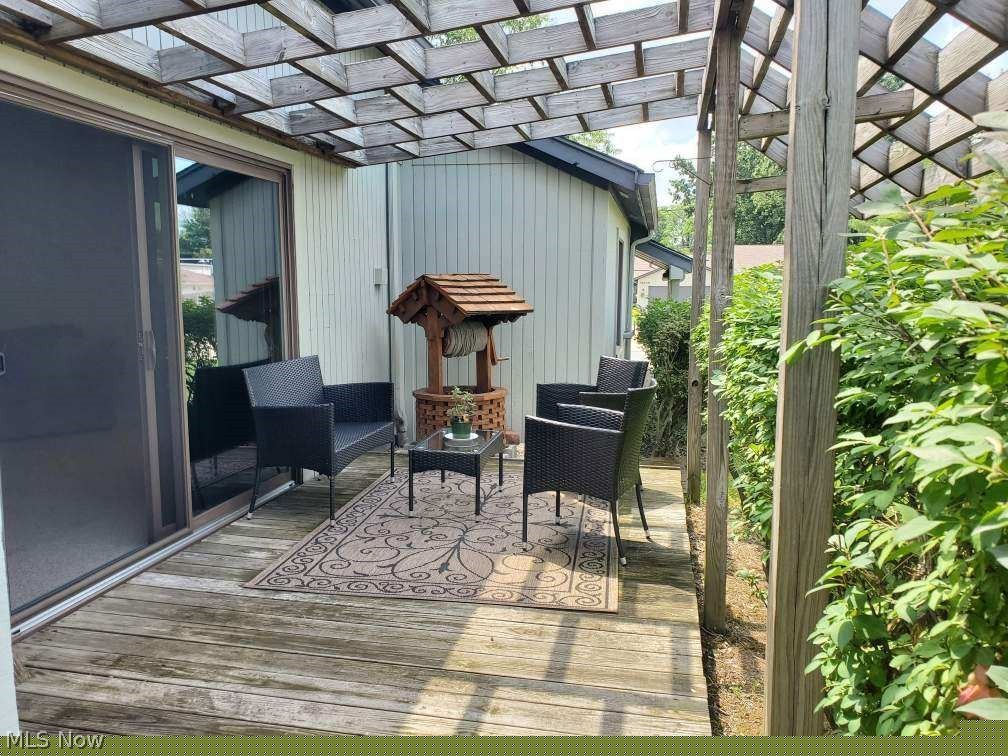 Pinewood Court Condos - Residential