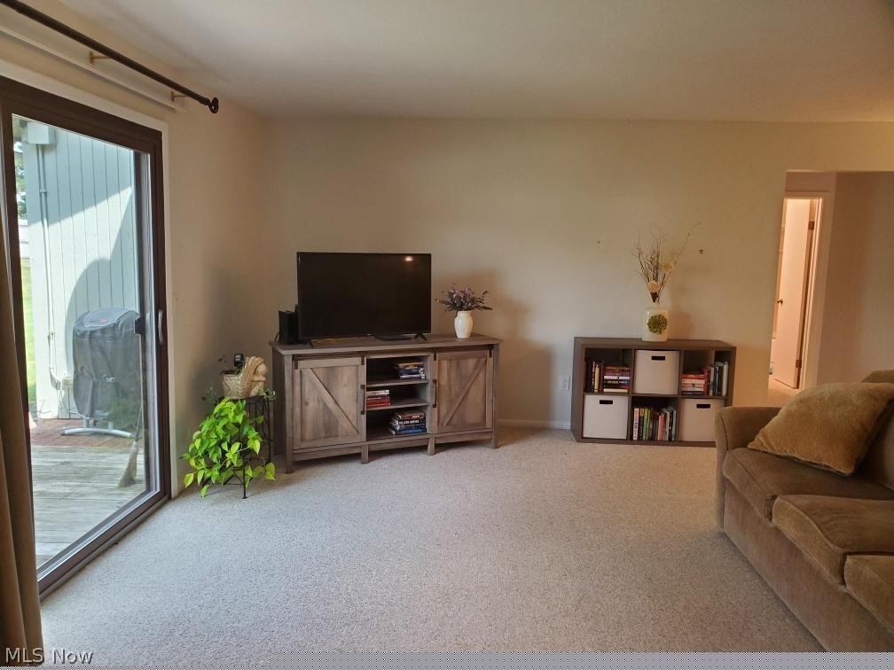 Pinewood Court Condos - Residential