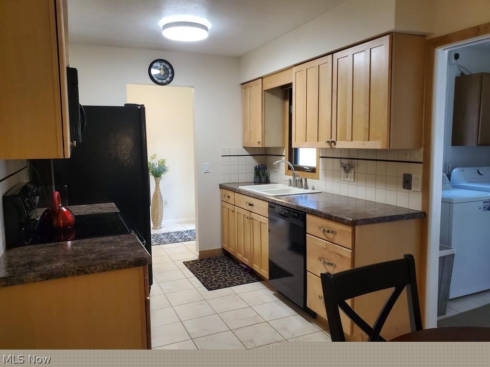 Pinewood Court Condos - Residential