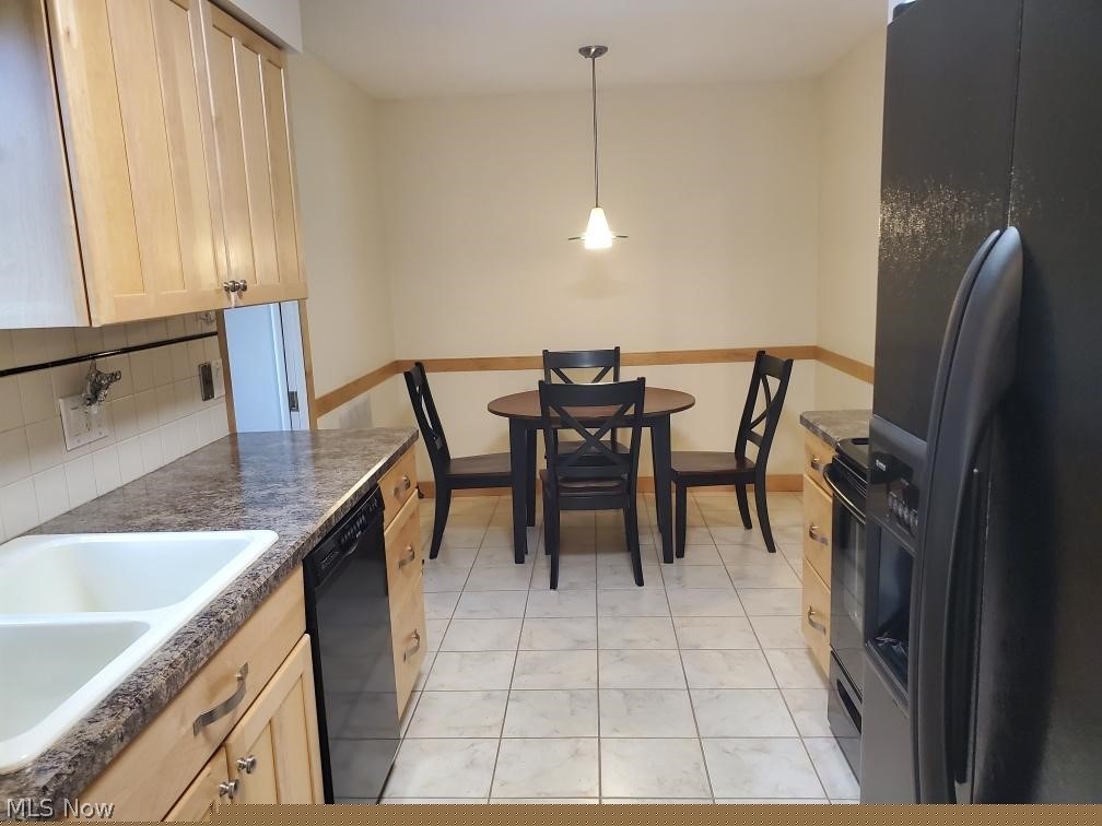 Pinewood Court Condos - Residential