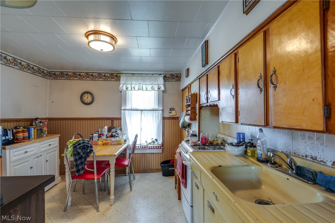 Barberton Homestead - Residential