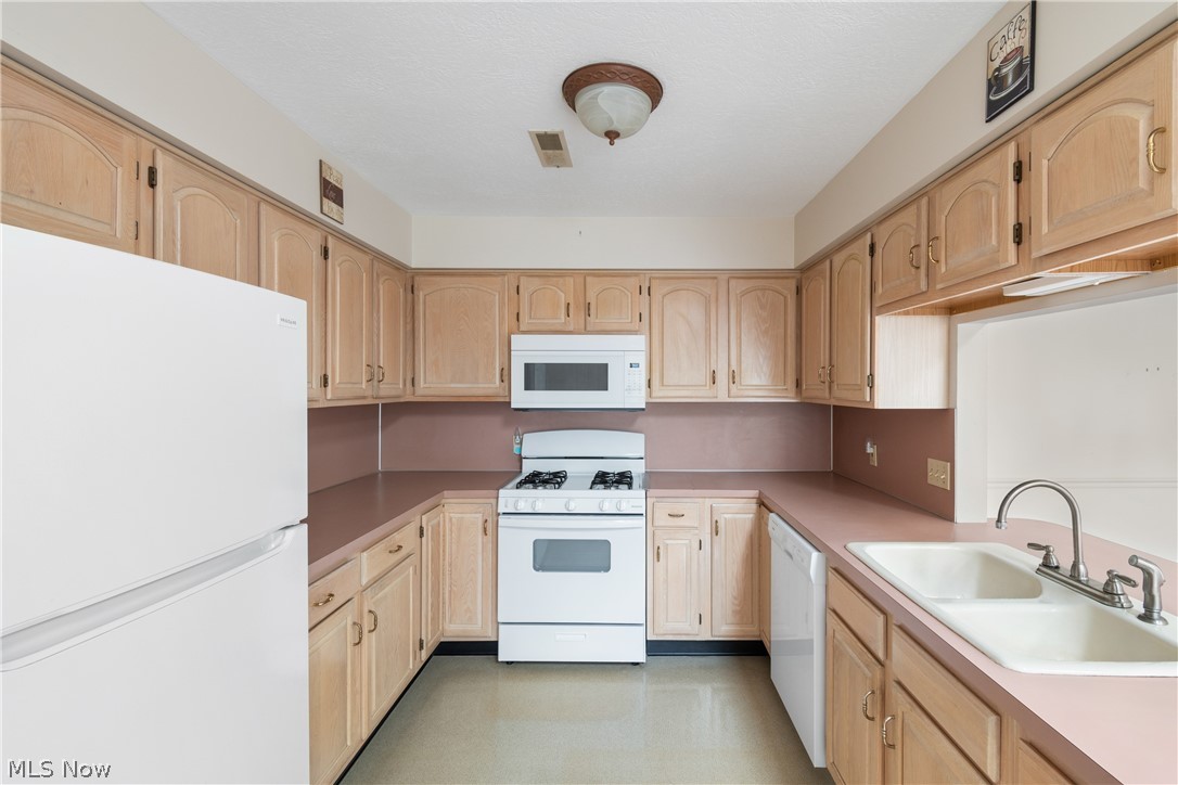 Sherbrook Condo Ph II - Residential