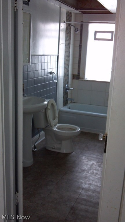 Walworth - Residential Income