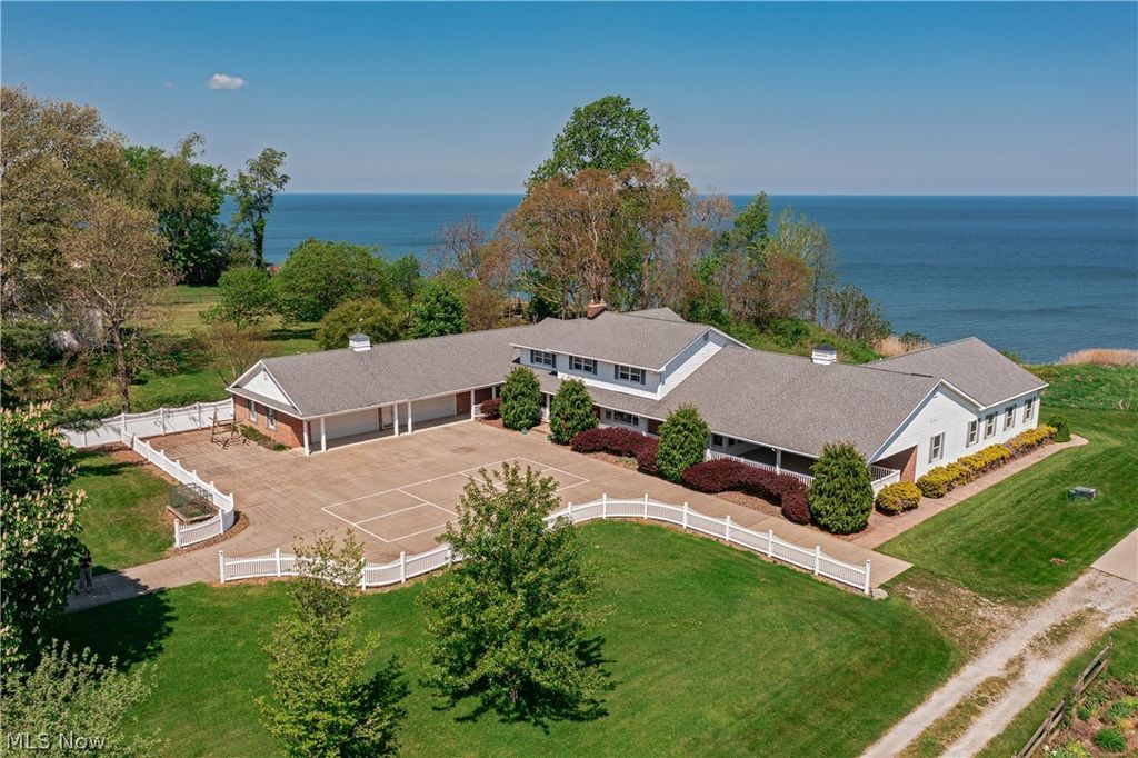 Photo of 1300 Lake Road, Conneaut, OH 44030 (MLS # 5210073)