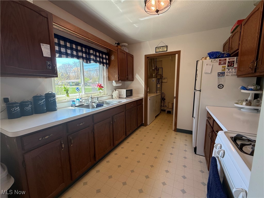 6694 Dave Drive, Madison, Ohio image 4