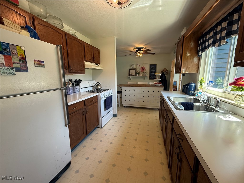 6694 Dave Drive, Madison, Ohio image 5