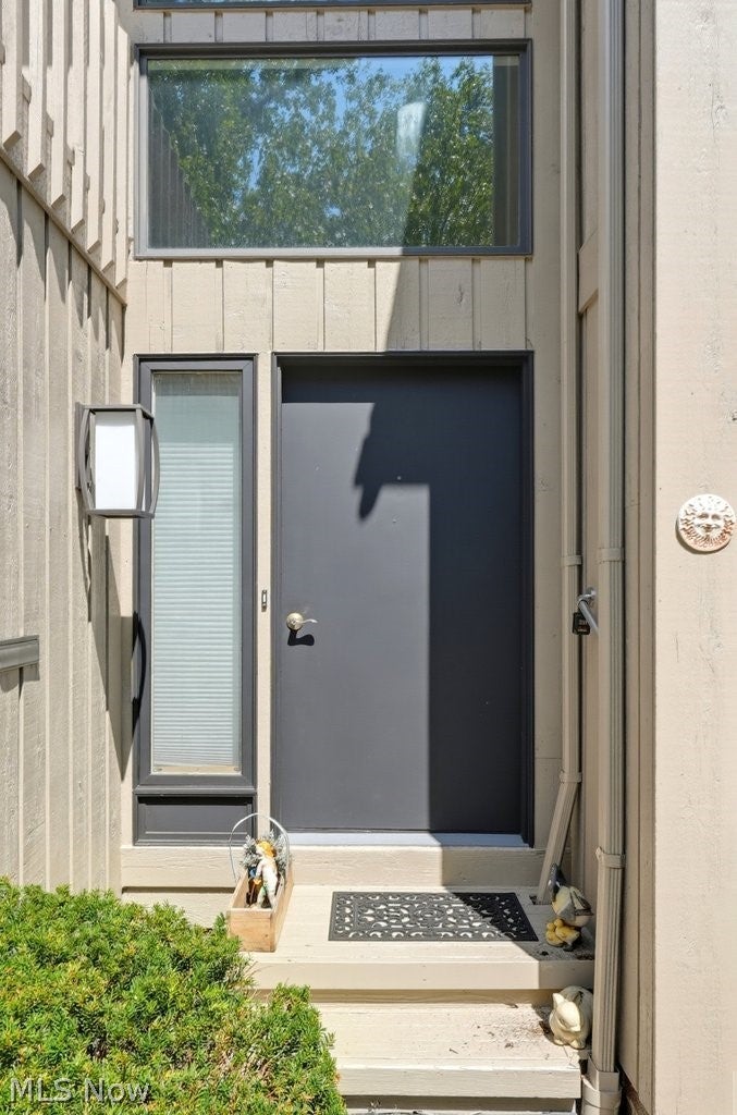 5755 Som Center Road 8