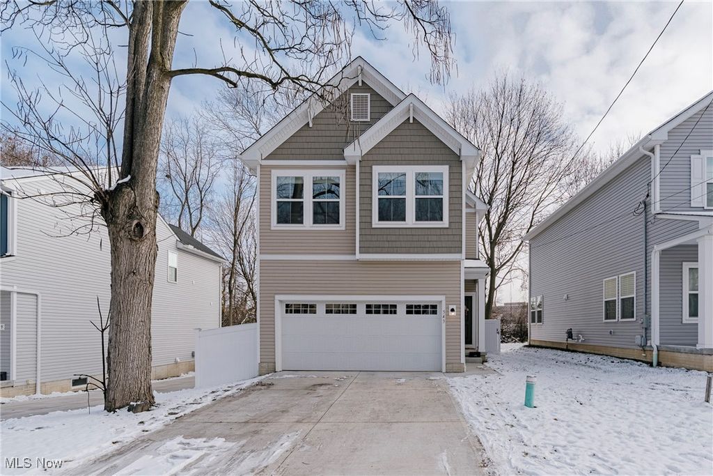 Photo of 543 Rhodes Avenue, Akron, OH 44307 (MLS # 5175666)