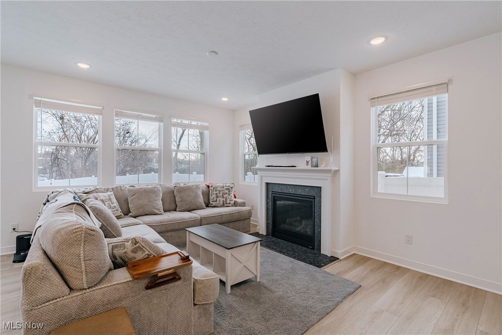 Photo of 543 Rhodes Avenue, Akron, OH 44307 (MLS # 5175666)