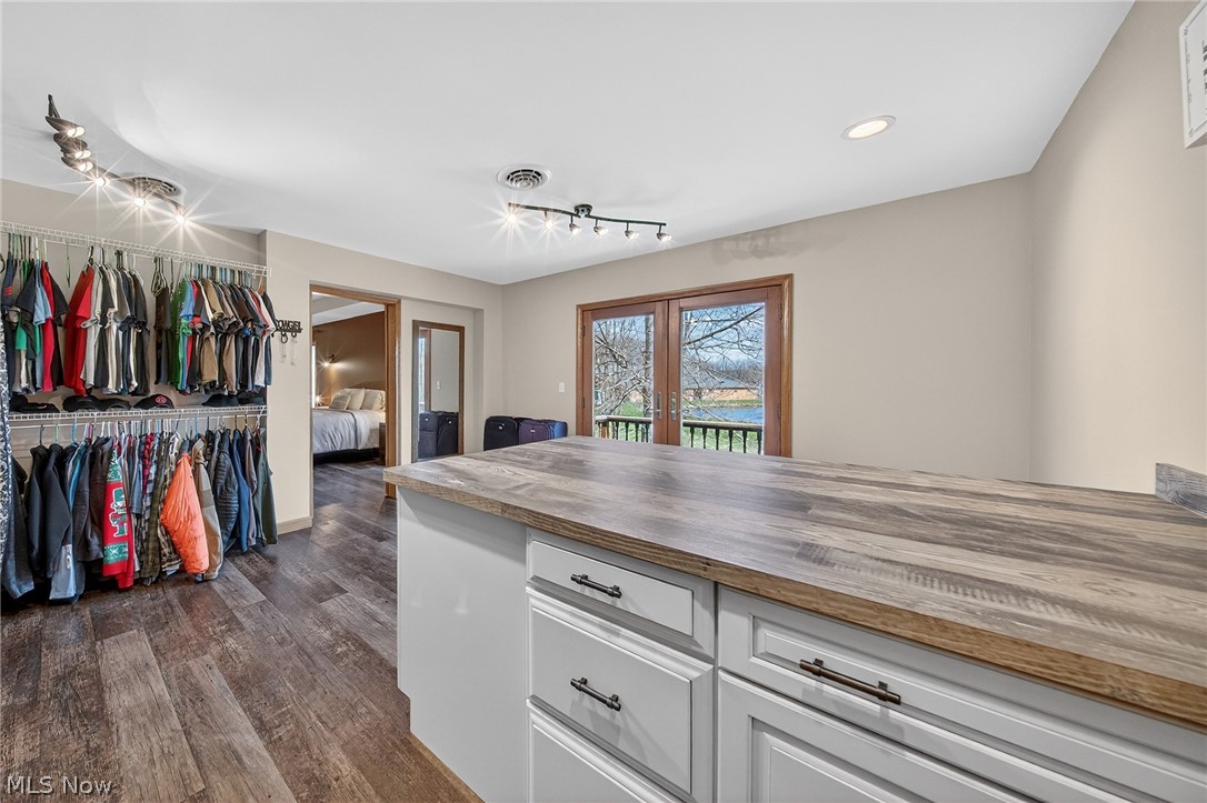 Roaming Shores - Residential