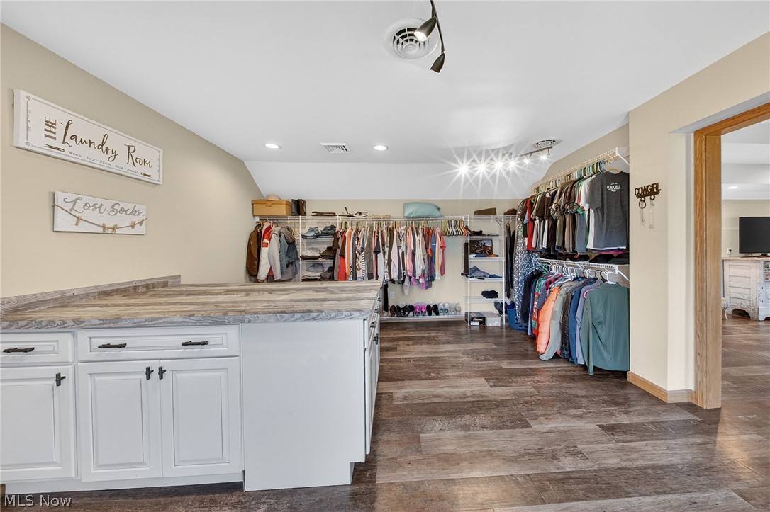 Roaming Shores - Residential