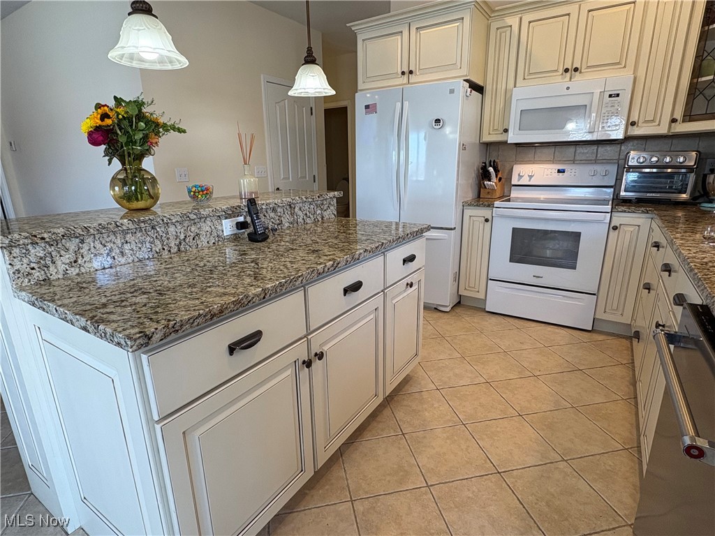 CAMLIN CONDOMINIUMS AT WESTRIDGE SUBDIVISION - Residential