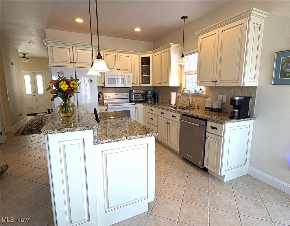 CAMLIN CONDOMINIUMS AT WESTRIDGE SUBDIVISION - Residential