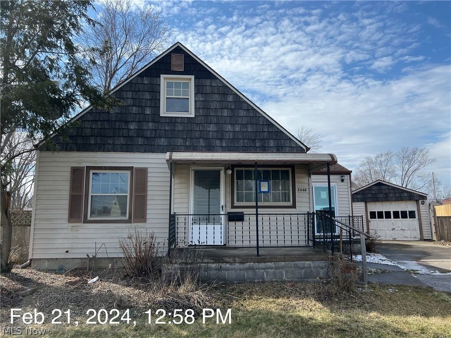 3 bedroom, 2 bath Bungalow with eat-in kitchen and full basement.  Fenced yard with inground pool.